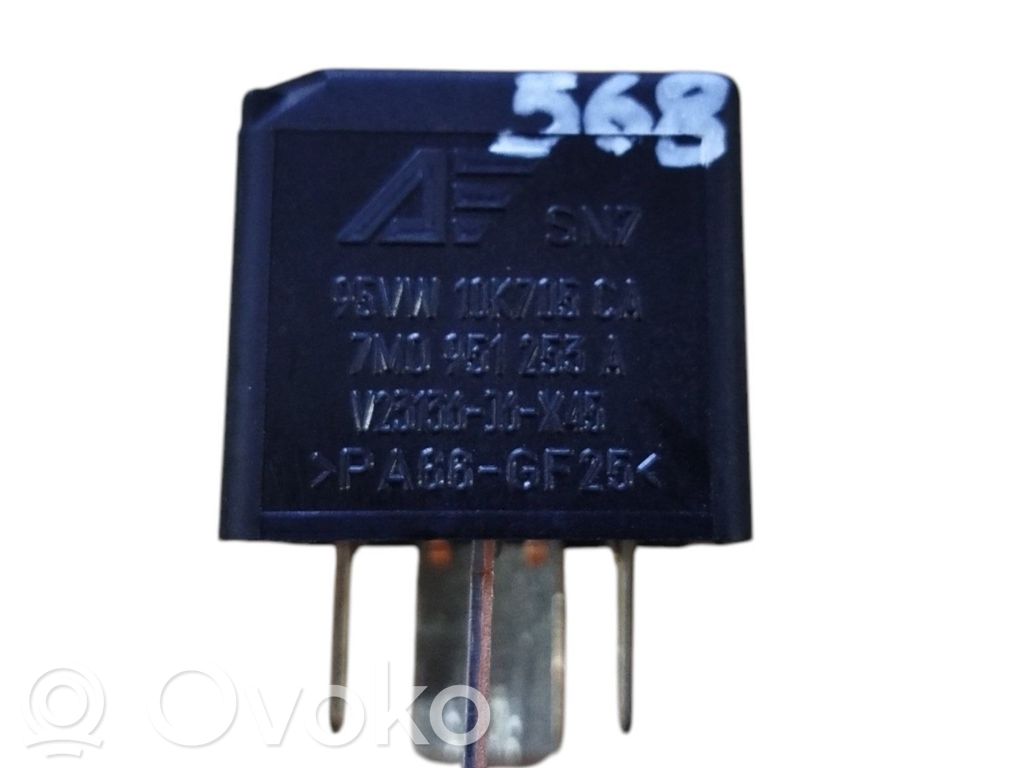 Audi A6 S6 C5 4B Muu rele 
