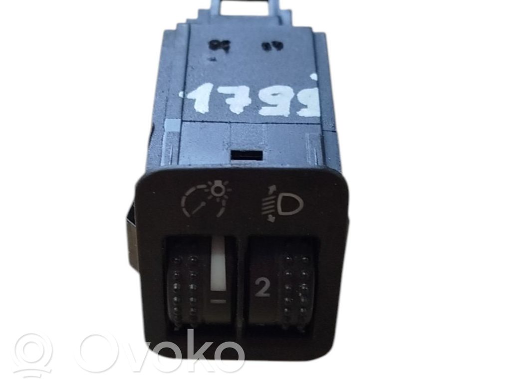 Volkswagen PASSAT B5.5 Headlight level height control switch 