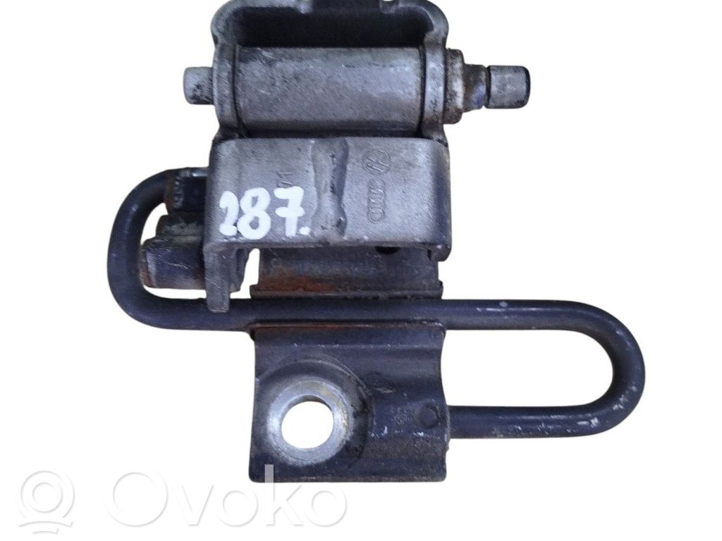 Audi A6 S6 C5 4B Front door lower hinge 