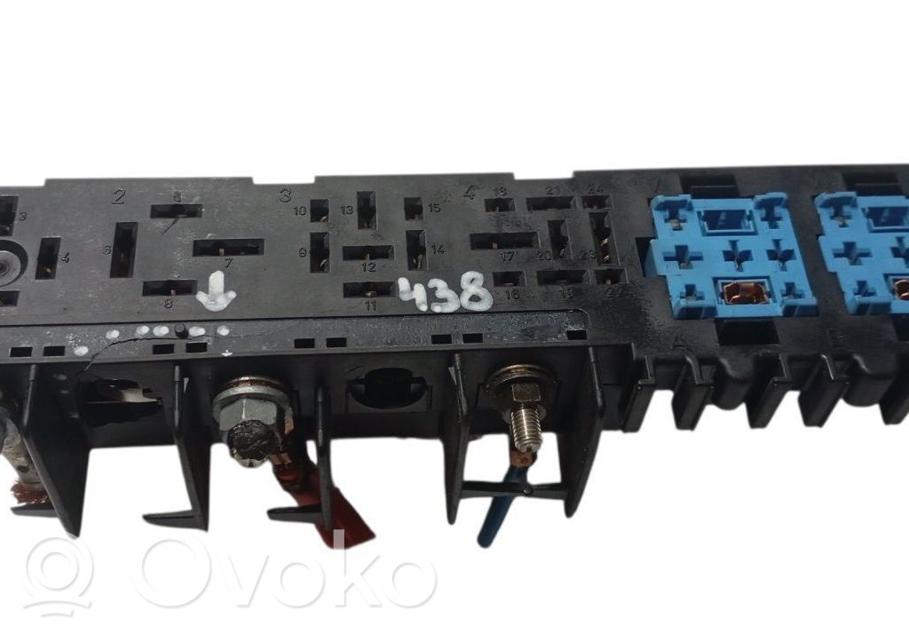 Audi A6 S6 C5 4B Juego de caja de fusibles 
