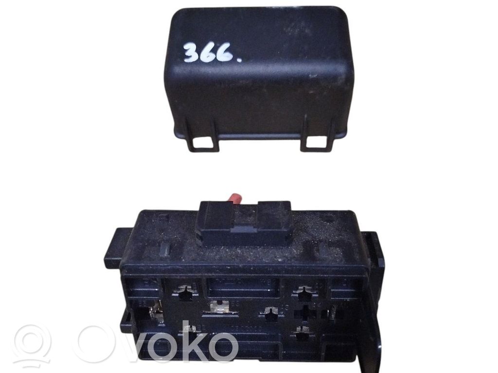 Renault Megane II Relay mounting block 