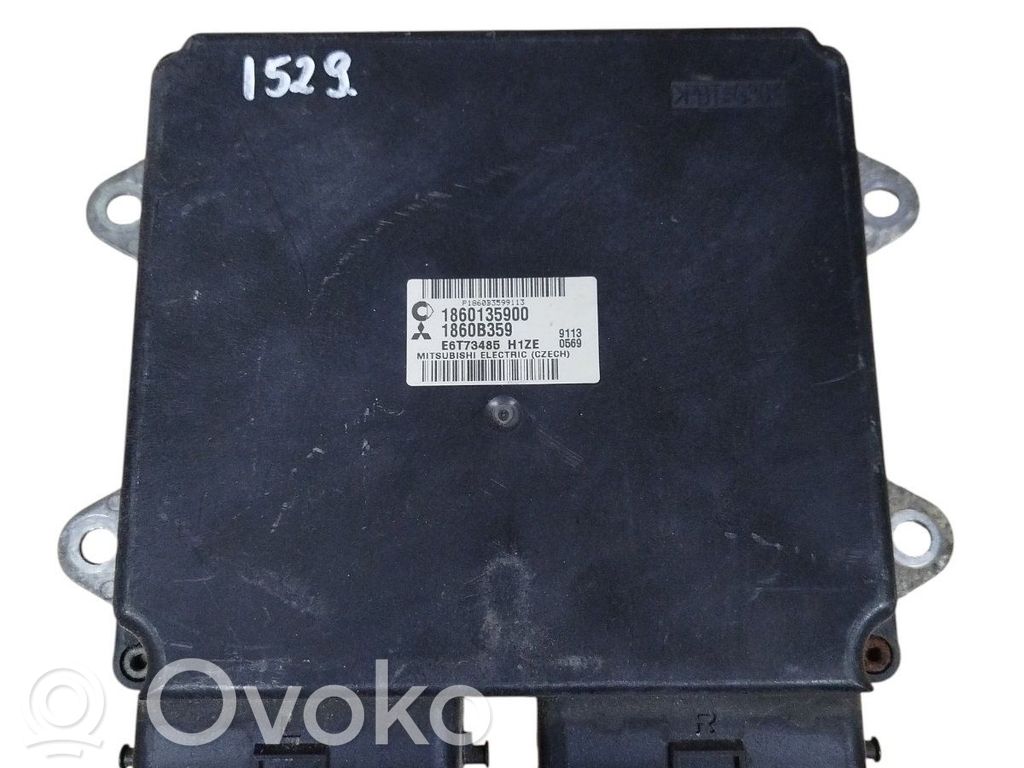 Mitsubishi Colt Engine control unit/module 