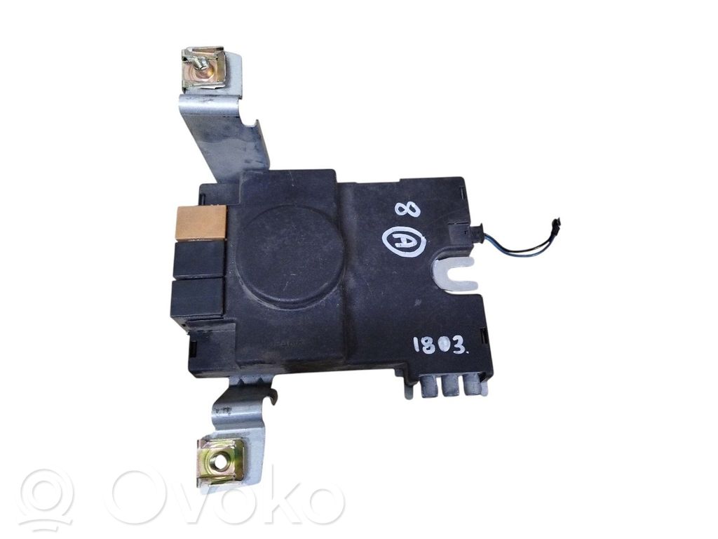 Audi A3 S3 8P Pystyantennivahvistin 