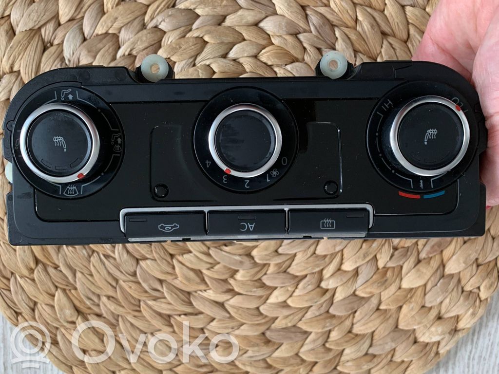 Volkswagen Golf VI Panel klimatyzacji 