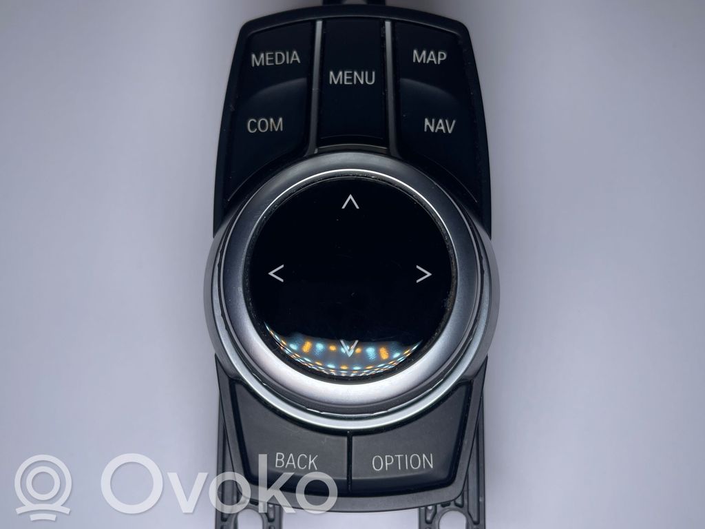 Head unit multimedia control   5A14E67,65825A14E6701,19226310,E0007688324