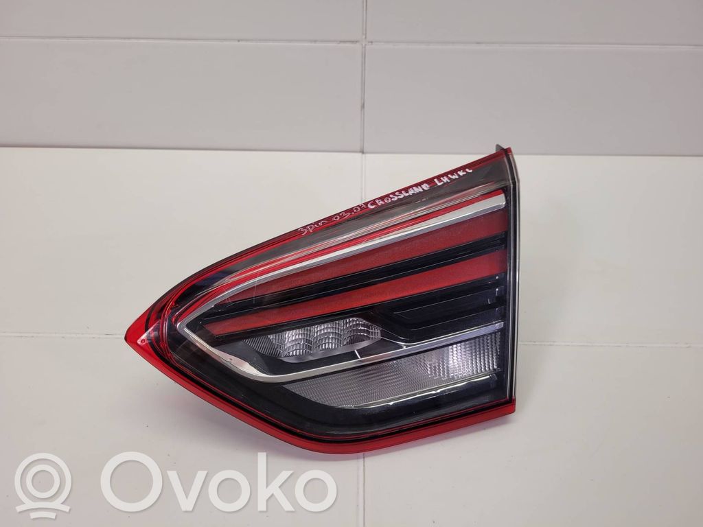 Lampy tylnej klapy bagażnika   2SD2238