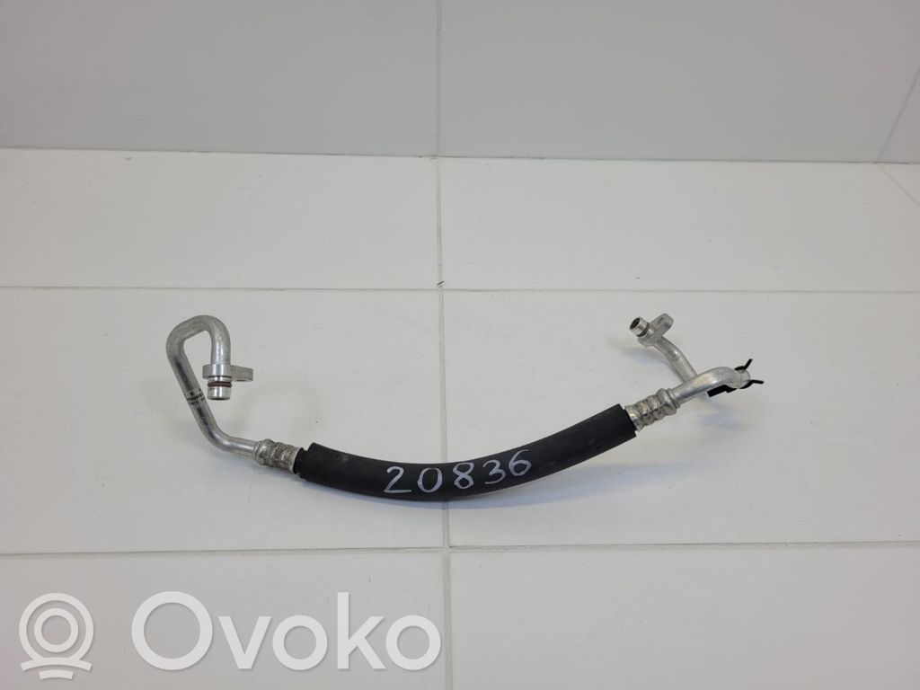 Ilmastointilaitteen putki (A/C)   92490HV80A
