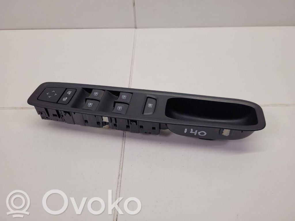 Dacia Sandero III Interruptor del elevalunas eléctrico 