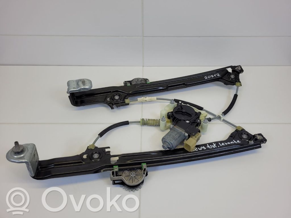 Maserati Levante Elektryczny podnośnik szyby drzwi tylnych 
