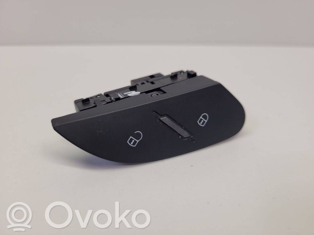 Alfa Romeo Stelvio Central locking switch button 