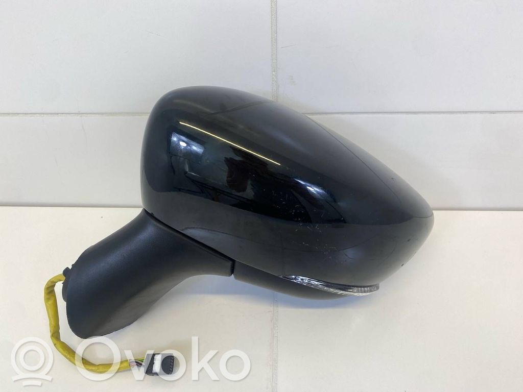 Renault Captur Front door electric wing mirror 