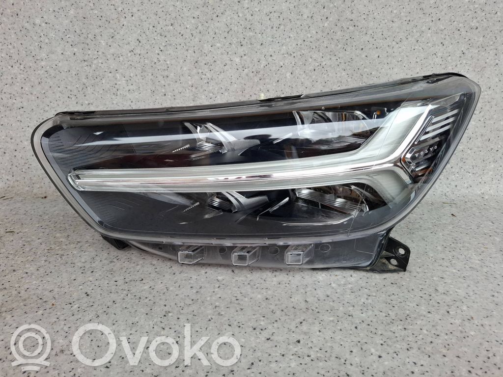 Volvo XC40 Scheinwerfer 