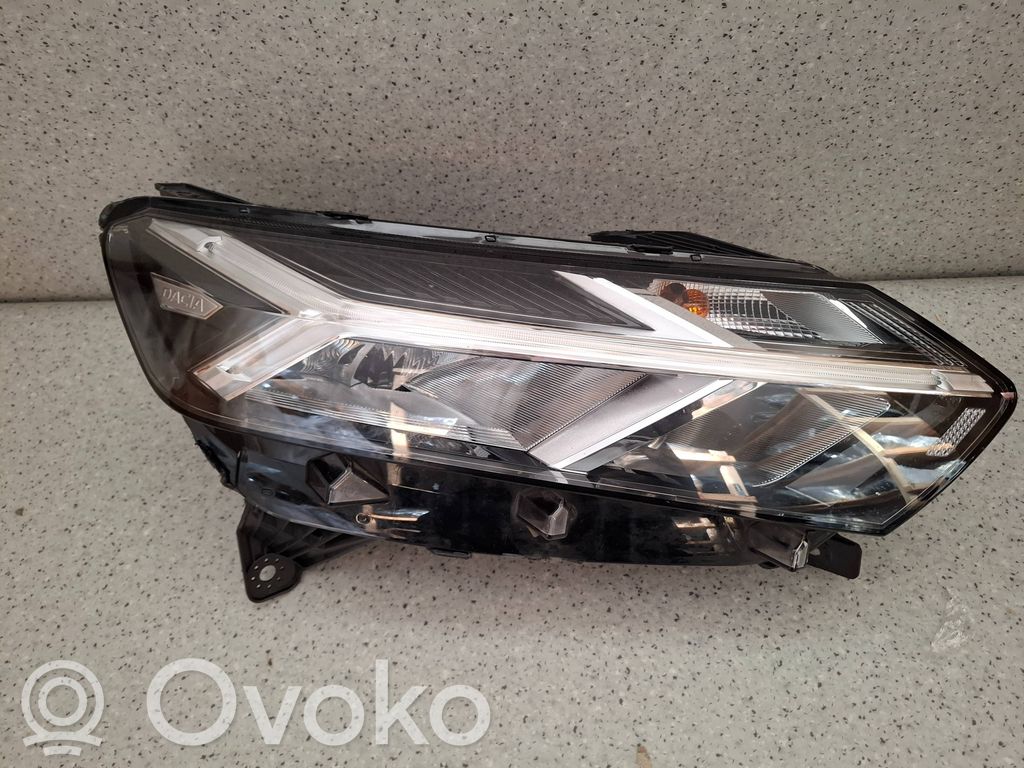 Dacia Sandero III Lampa przednia 