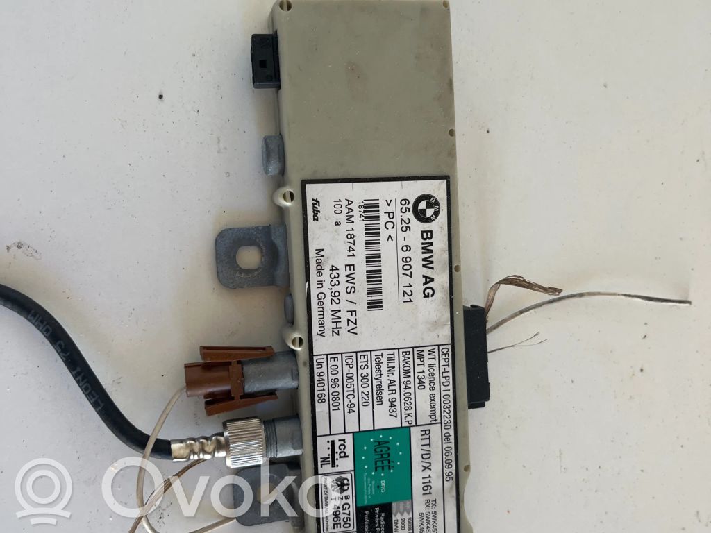 BMW 3 E46 Antenos stiprintuvas 