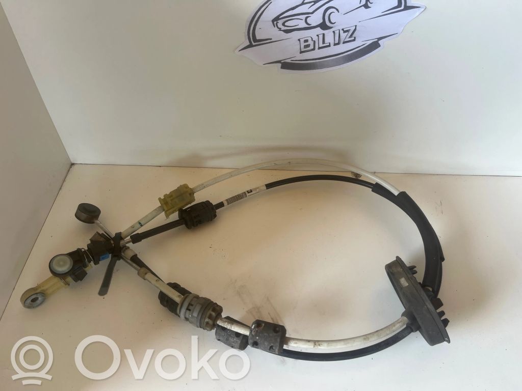 Opel Insignia A Gear shift cable linkage 