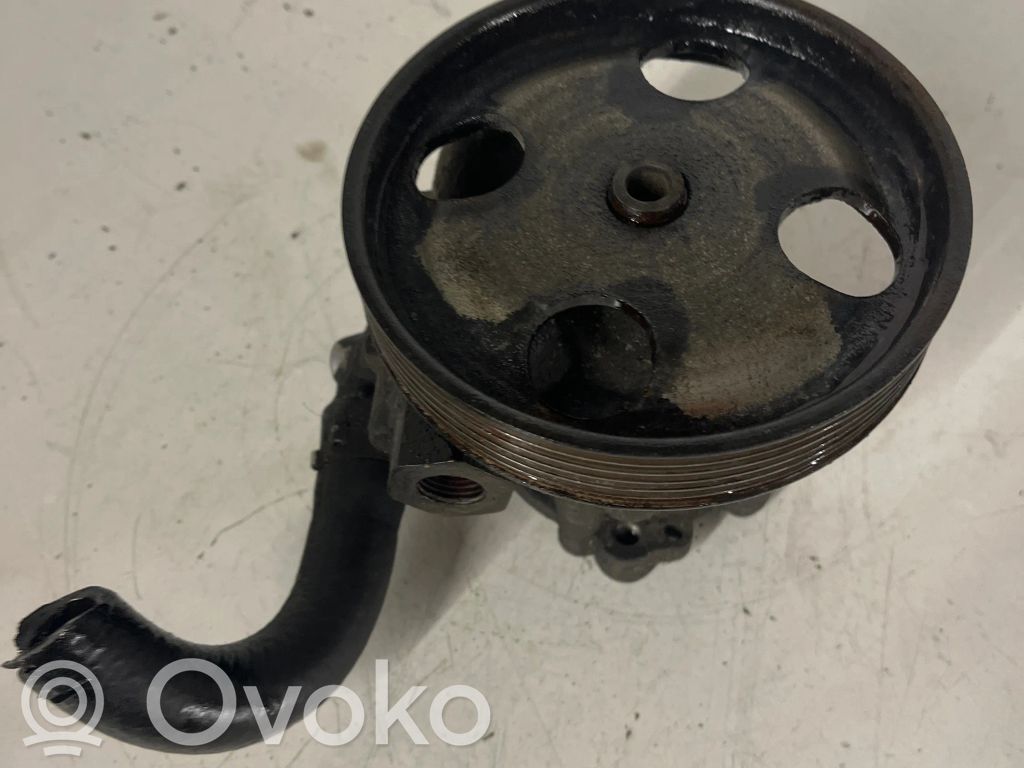 Peugeot 406 Ohjaustehostimen pumppu 
