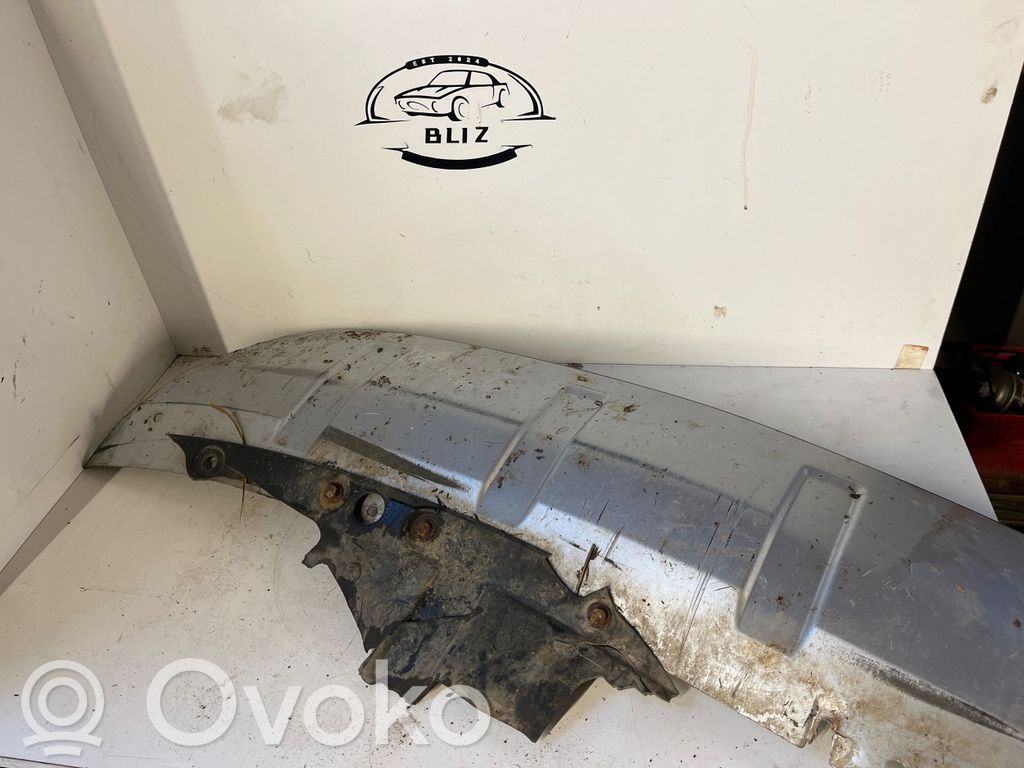 Mitsubishi Outlander Apdailinė galinio bamperio juosta 