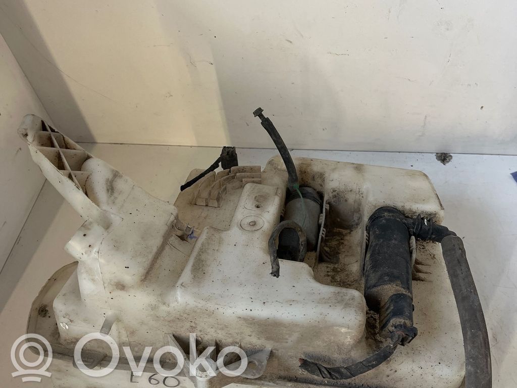BMW 5 E60 E61 Langų skysčio bakelis 