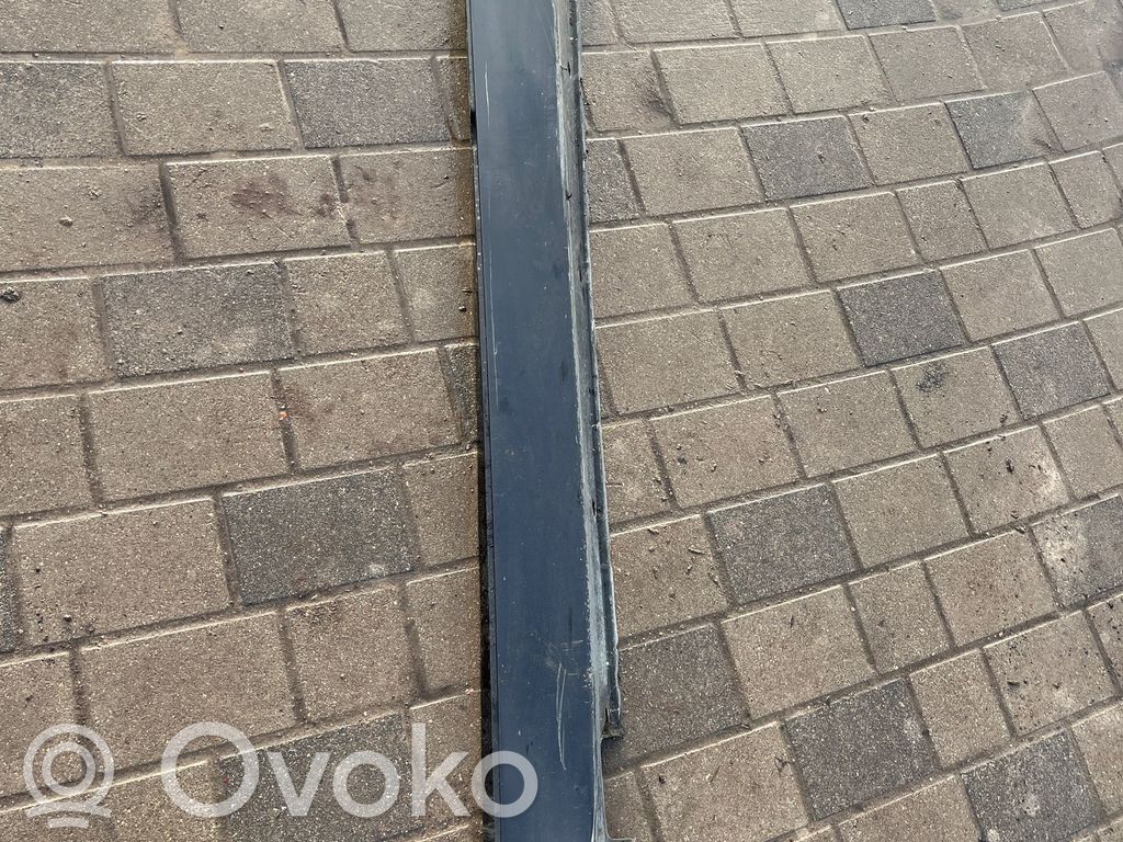 Slenkstis   7033759,22944911
