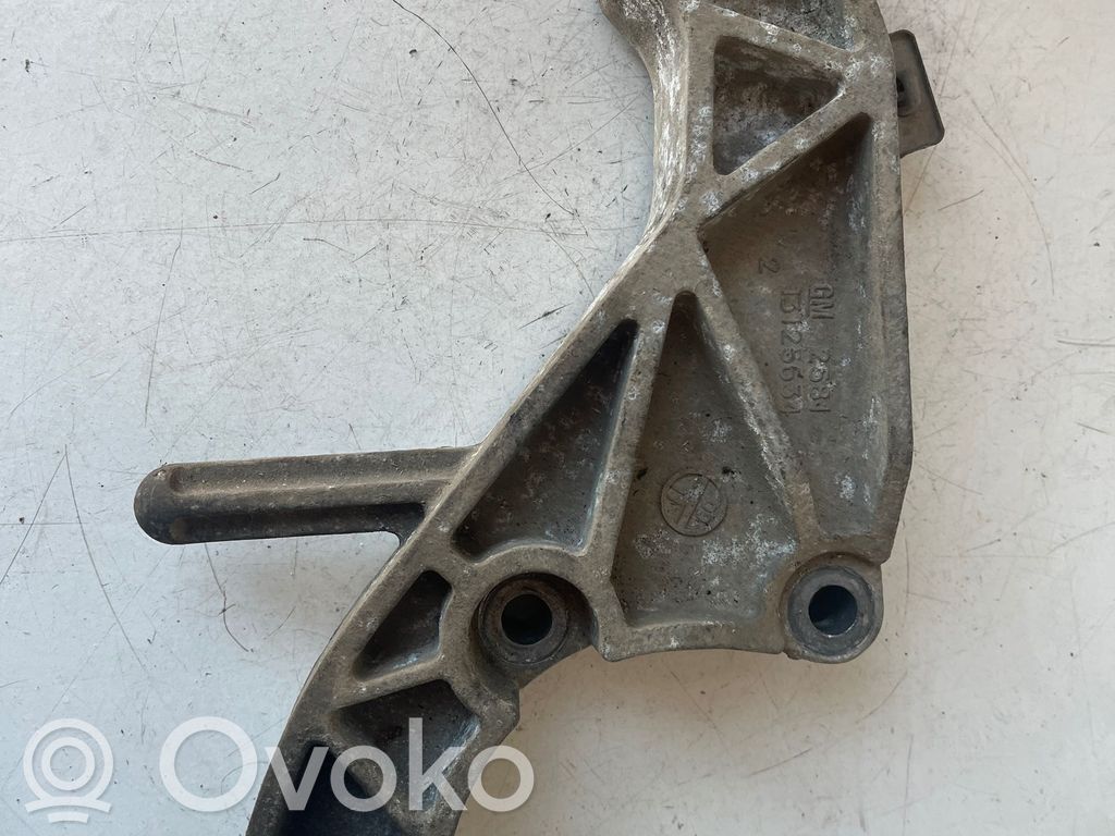 Engine mounting bracket   13125634,M2581,4561