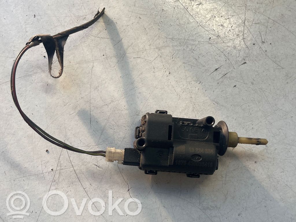 Opel Combo C Tuulilasi tuulilasinpesimen pumppu 