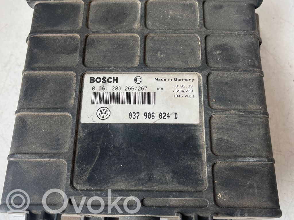 Volkswagen Golf III Engine control unit/module 