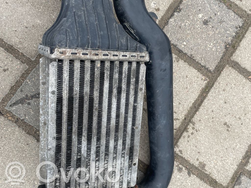 Opel Zafira A Intercooler air channel guide 
