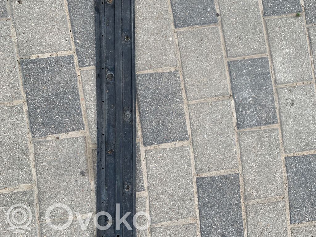 BMW 5 E39 Šoninė dugno apsauga 