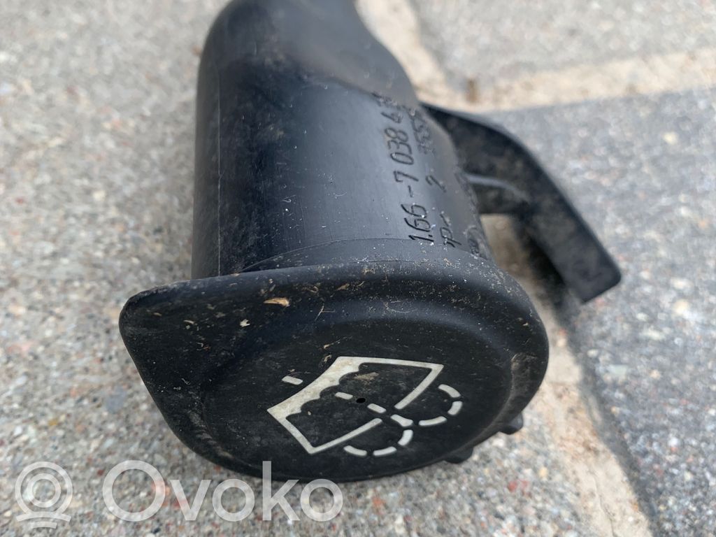 BMW 5 E39 Langų skysčio bakelio užpylimo vamzdelis 