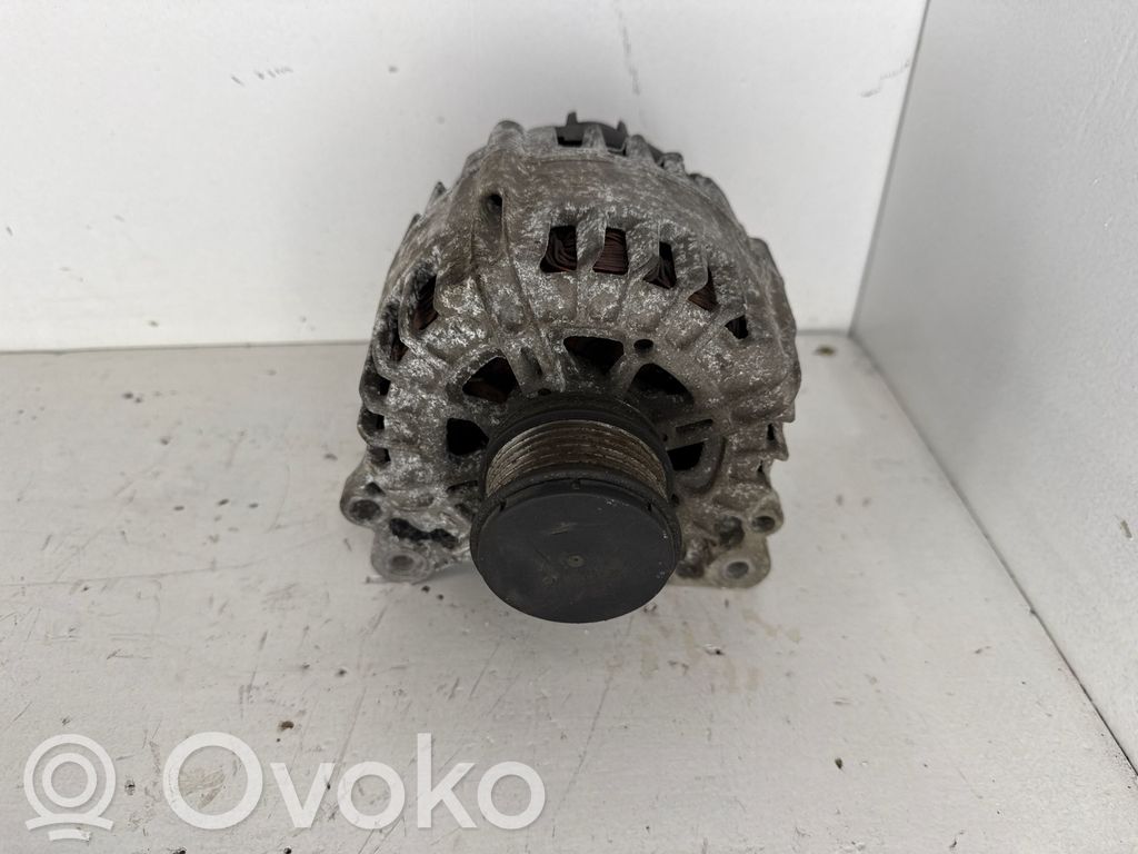 Volkswagen PASSAT B7 Ģenerators 