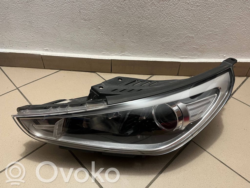 Hyundai i30 Scheinwerfer 