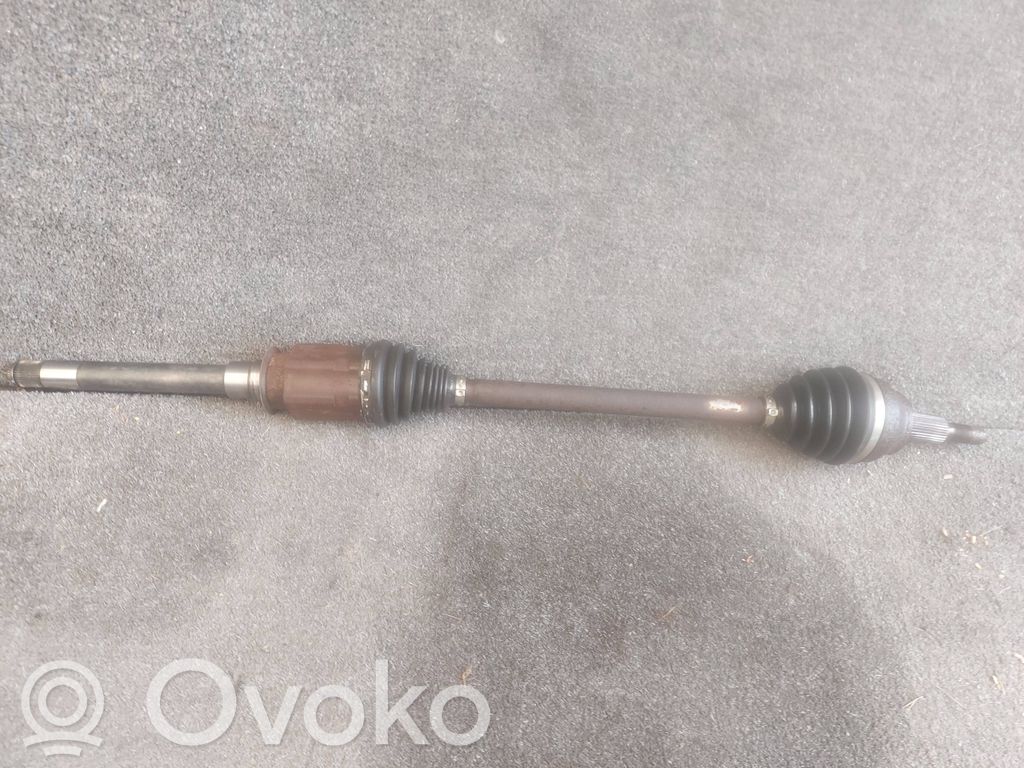 Etuvetoakseli
