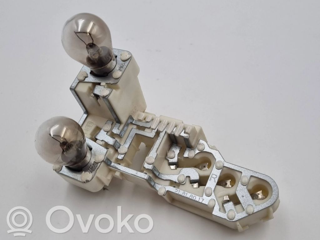BMW 3 E90 E91 Takavalon polttimon suojan pidike 