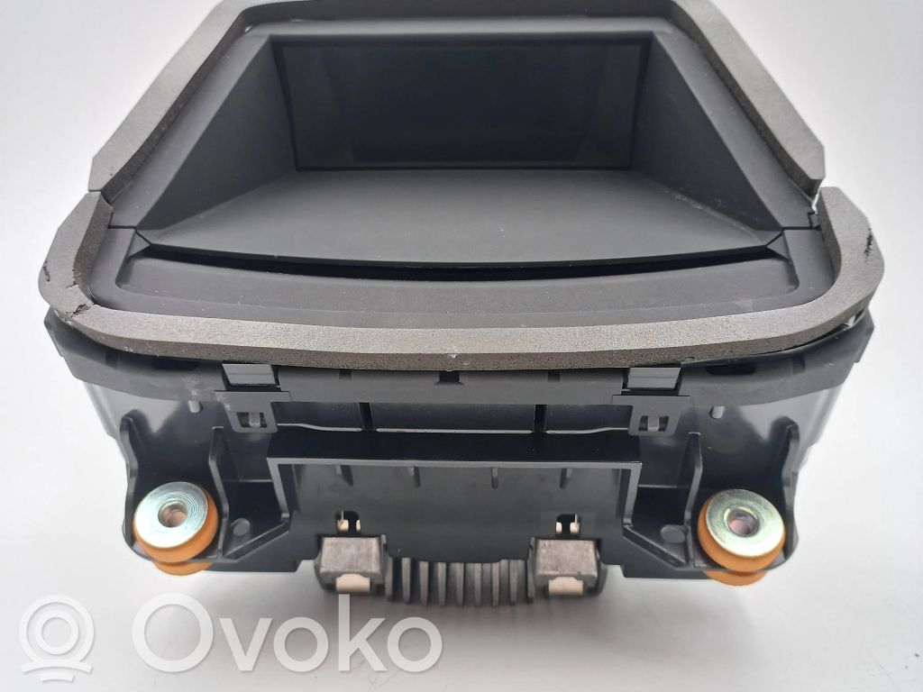 BMW 2 F46 Unitate afișare 