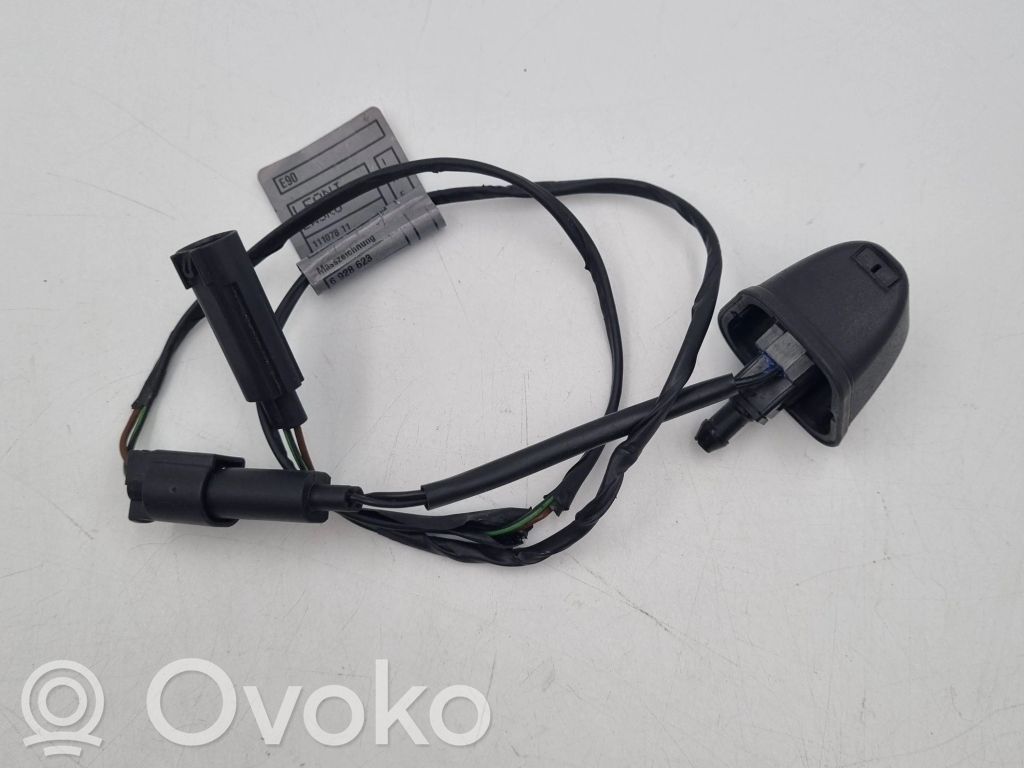 Windshield washer spray nozzle   6928635,7131299,61667131299