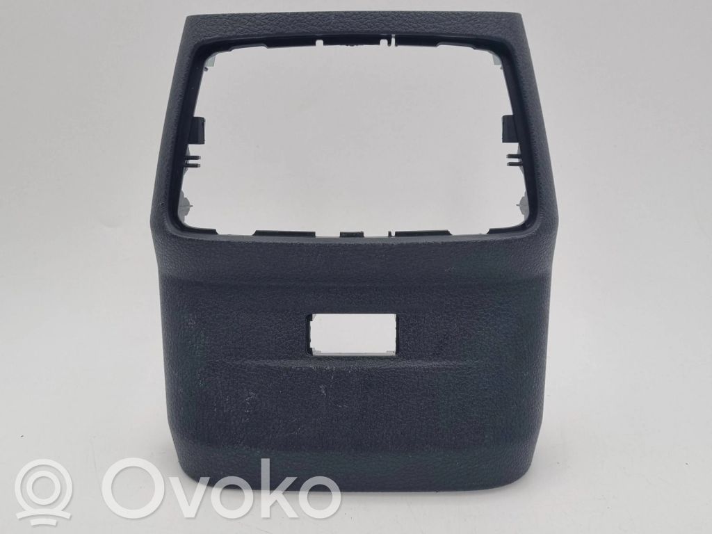 BMW 2 F46 Cita veida vidus konsoles (tuneļa) elementi 