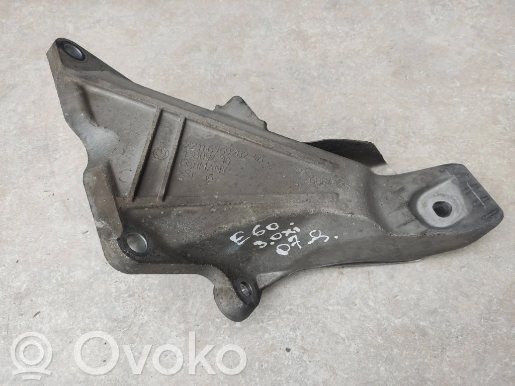 Variklio tvirtinimo kronšteinas   6769282,3807410