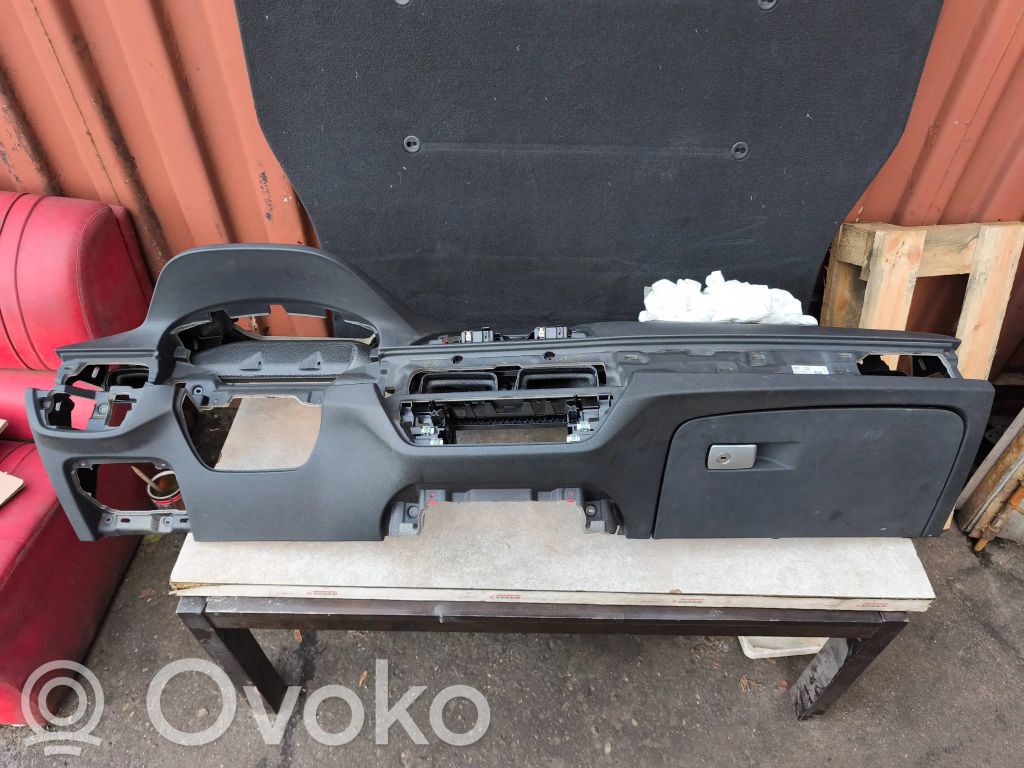 BMW 5 G30 G31 G38 Deska rozdzielcza 