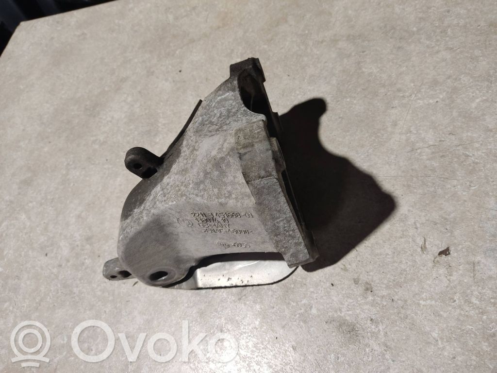 BMW X3 E83 Engine mounting bracket 