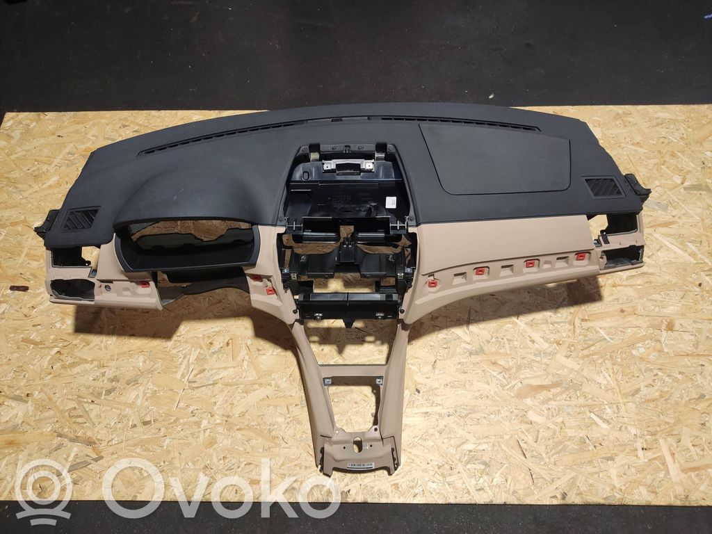 BMW X3 E83 Dashboard 