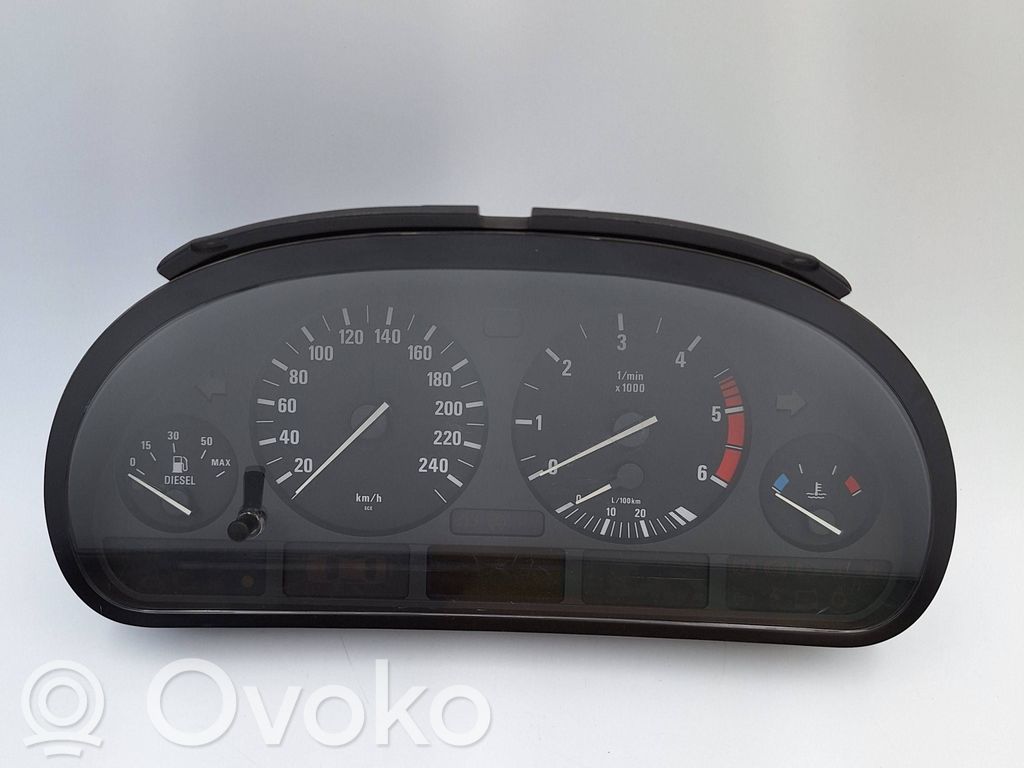 BMW 5 E39 Spidometras (prietaisų skydelis) 