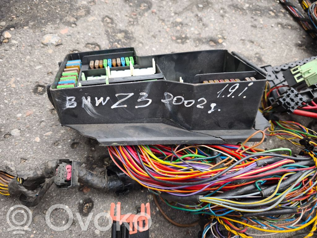 Fuse box set   6909946,1387590,61131387590,61106909946