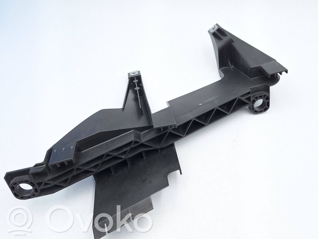 BMW X3 E83 Headlight/headlamp mounting bracket 