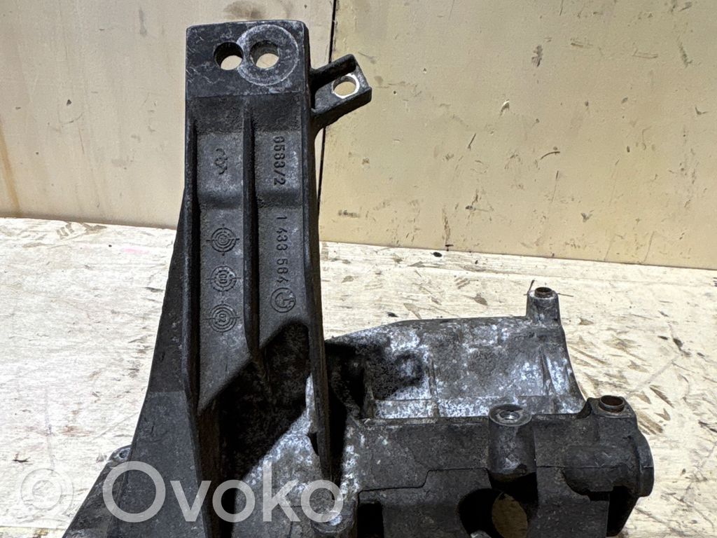 BMW 7 E38 Engine mounting bracket 
