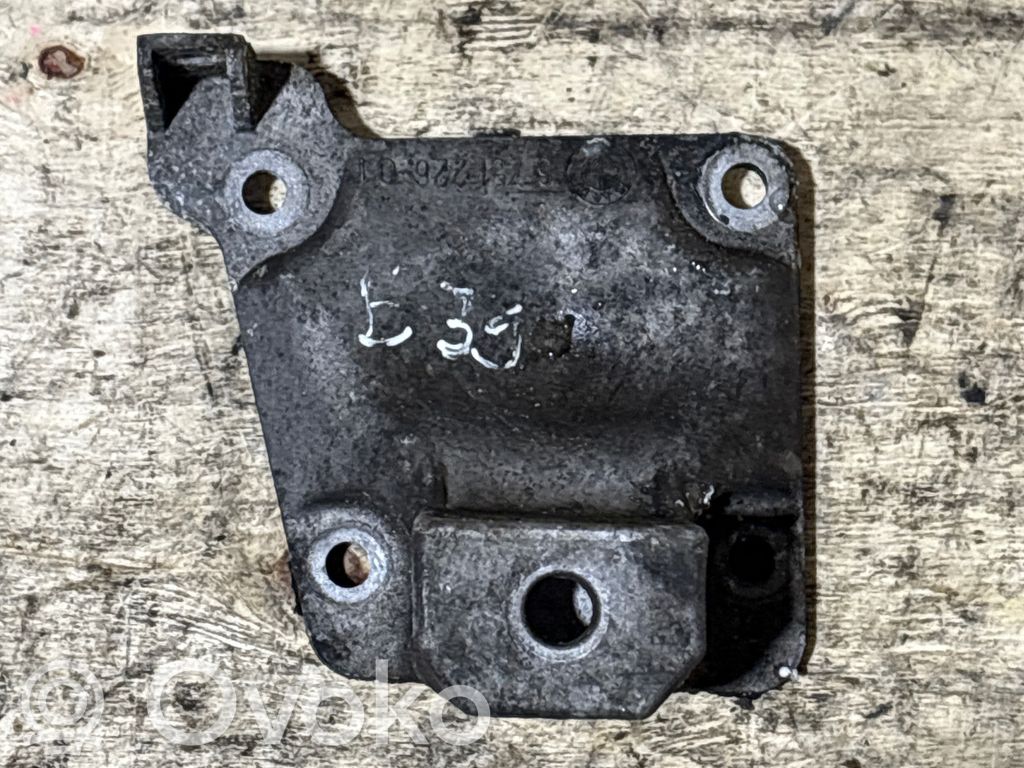 BMW 5 E39 Engine mounting bracket 