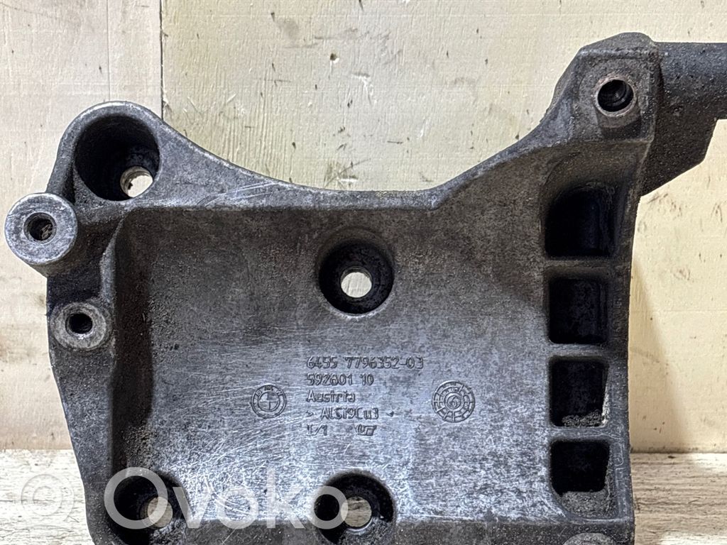 BMW 3 E90 E91 A/C compressor mount bracket 