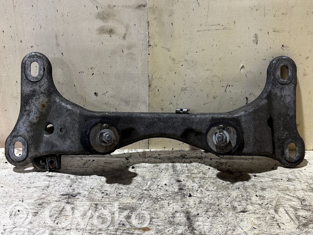 BMW 3 E90 E91 Gearbox mounting bracket 