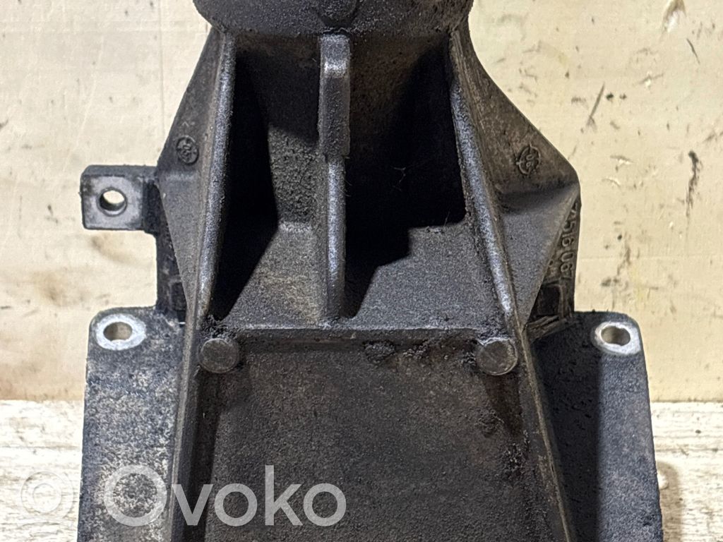 Driveshaft support bearing bracket   7516066,7516067,31537516067,31507516066