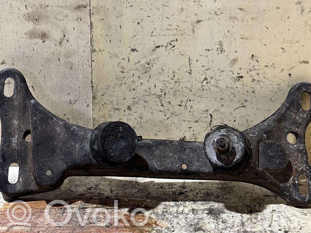 Gearbox mounting bracket   6757102,22326757102