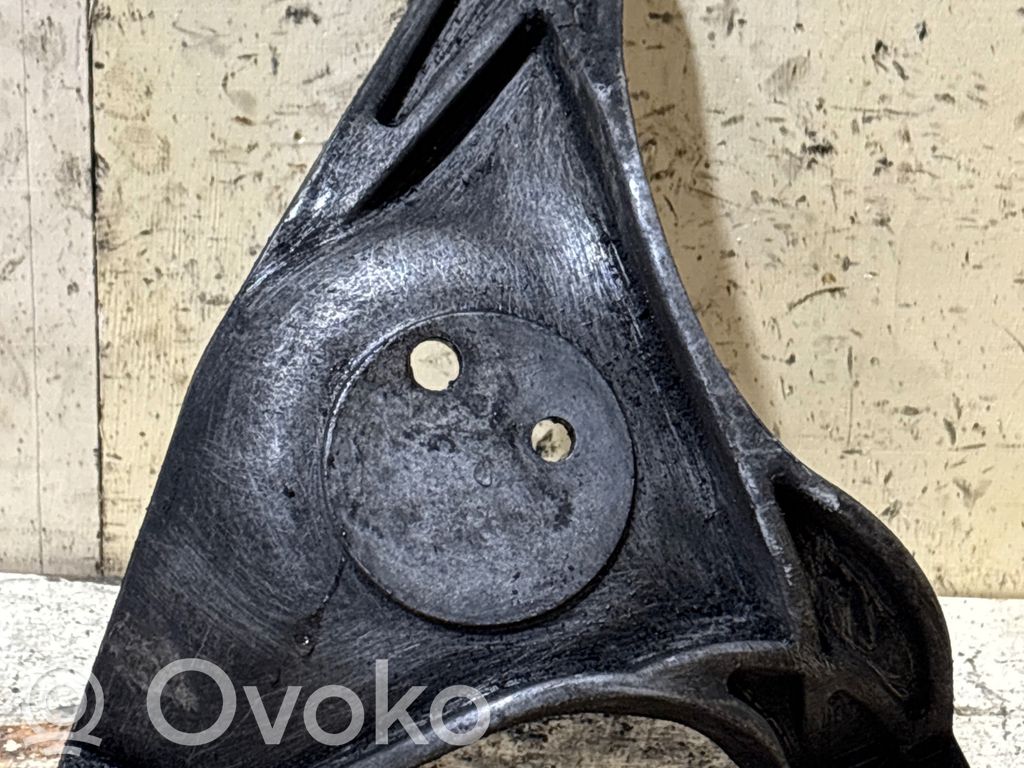 BMW 5 E39 Engine mounting bracket 